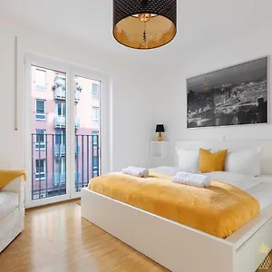 Pineapple Zwinger Ii - 70 Qm - 1x Free Parking Drezno
